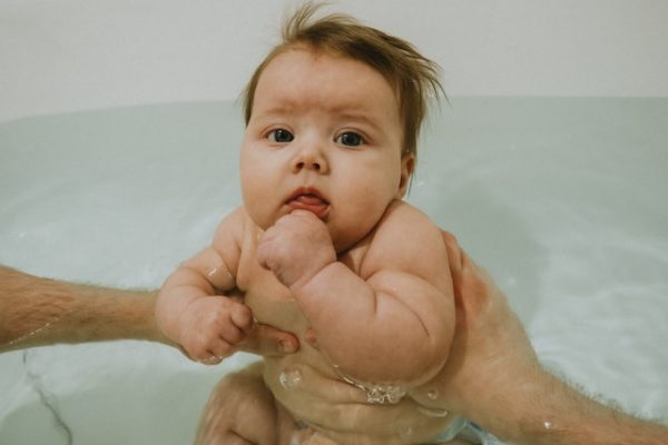 Wajib Diperhatikan Sebelum memutuskan layanan Baby Spa.| Unplash.com
